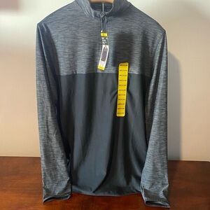 Gap Fit Men’s Medium Gray and Black Quarter-Zip Pullover